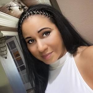 Meet your Posher, Raquel